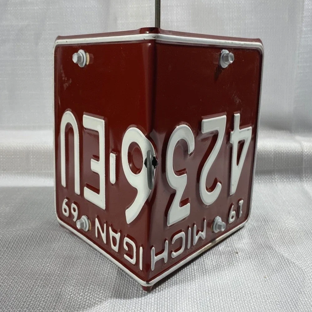 Handmade Vintage Michigan License Plate Birdhouse Cedar Wood Rustic Garden 1969
